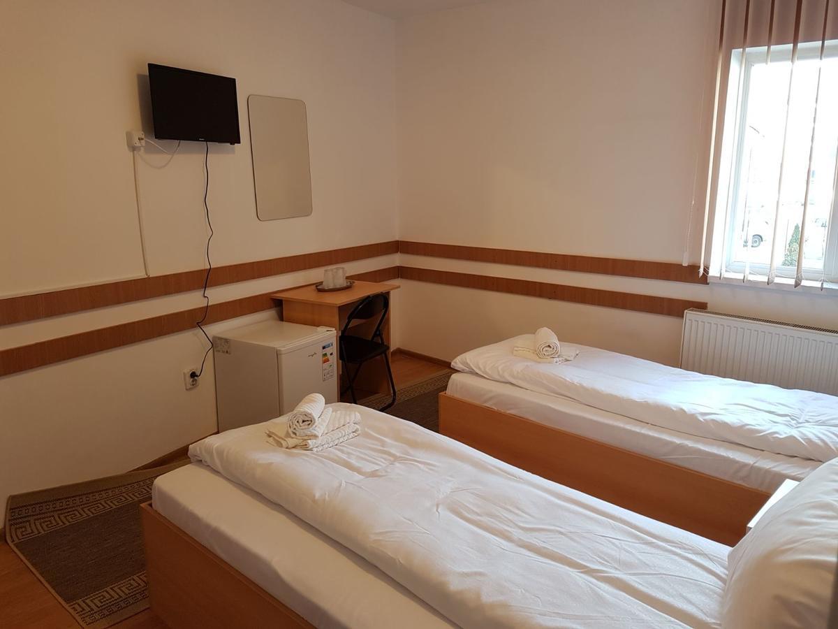 Piete Targuri Si Oboare Apartment Fagaras Luaran gambar